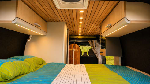 Houseonwheels Black edition – Renault Master campervan 25 novembre 4000 km bagno con doccia/WC riscaldatore ausiliario.