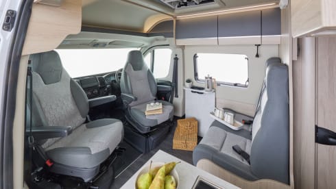 68 – Campervan Autotrail Expedition 68 a 4 posti letto, disponibile dal 2026.