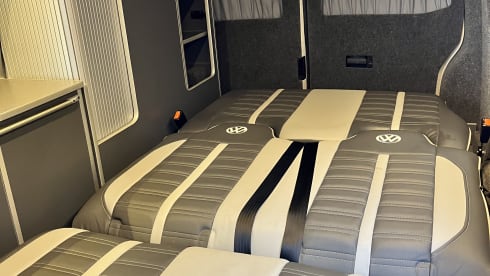 Winston – 4 berth Volkswagen Campervan from 2016