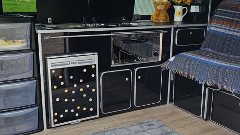 Lizzy the camperess  – 4 berth Volkswagen campervan from 2012