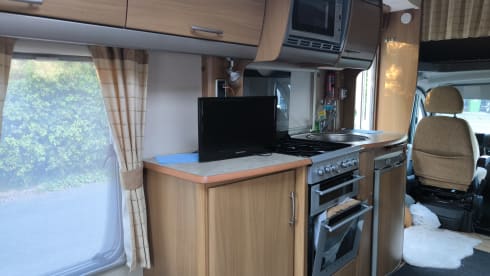 Snufkin – Swift Lifestyle 590R 4 berth