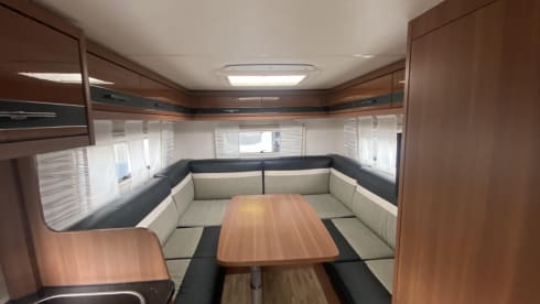 4p LMC integral lifting bed and round seating area from 2015