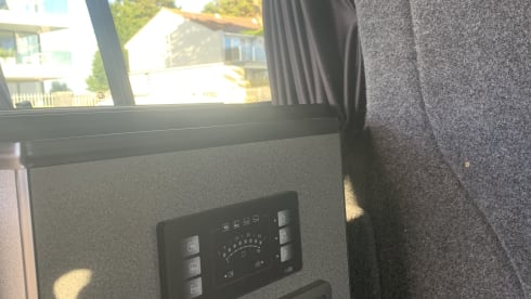 Dora – 4 berth VW Transporter Campervan 