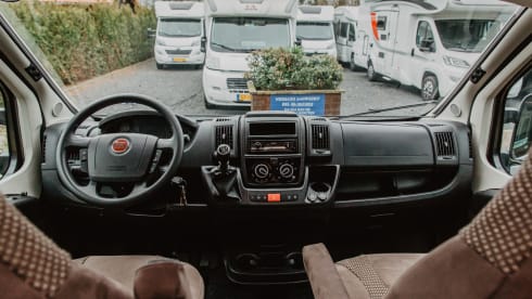 Roadcruiser – Luxury bus camper Pössl Roadcruiser (camper 20)