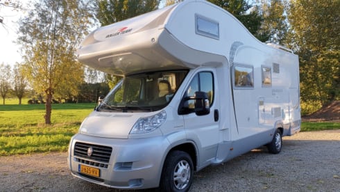 RollerTeam2 – Luxe Rollerteam camper, 5 gordels en veel opbergruimte, compleet ingericht