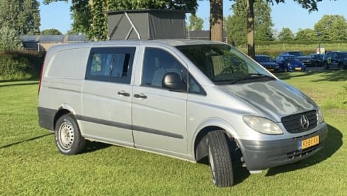 2p Mercedes-Benz campervan from 2006