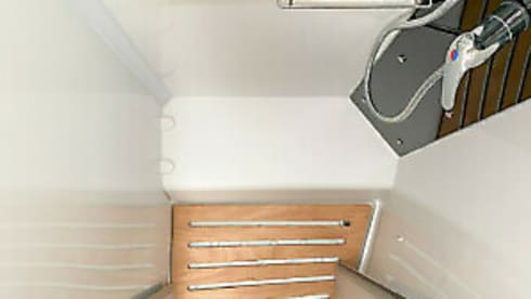 CAMPER – Camper Semintegrale con Letto nautico