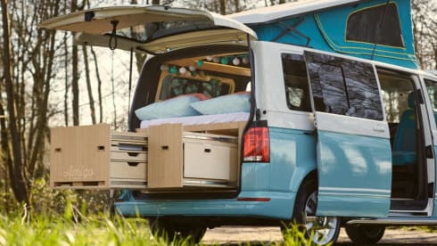  Hippie – 2020 4-person Volkswagen campervan