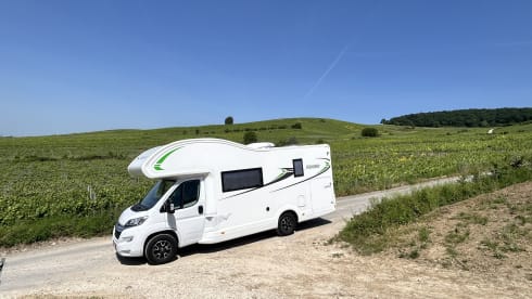 6p Eura Mobil alcove uit 2024