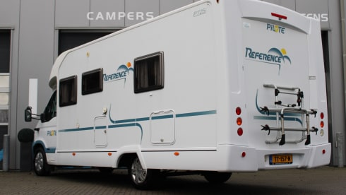 4p Renault semi-integrated uit 2009