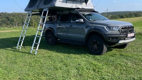 Bluey – 4p Ford Raptor rooftop from 2020