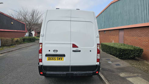 Gala – 4 berth Nissan bus from 2016