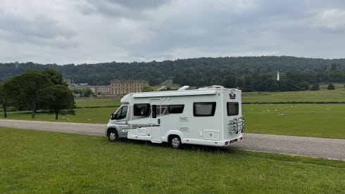 GO-VORNY – 6 berth Peugeot semi-integrated from 2021 free WI-FI 