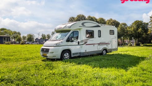 Kikker  – 5p Adria Mobil integrated uit 2011