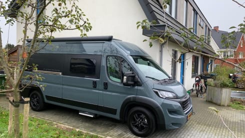 Tournie  – Very luxurious Tourne bus camper