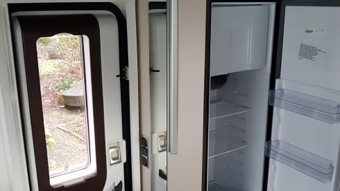 4pers. Benimar Tessoro 463 semi-integrated from 2021