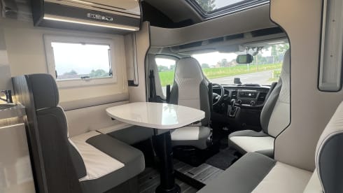 Loft On Wheels 2.0 – Brand new automatic camper 5 people