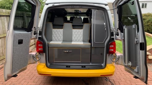 Bumble – 2 berth + 2 kids Volkswagen T6 campervan from 2016