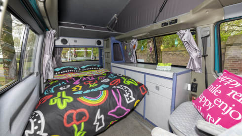 Happy - Cozy and robust VW T4 California with sleeping roof