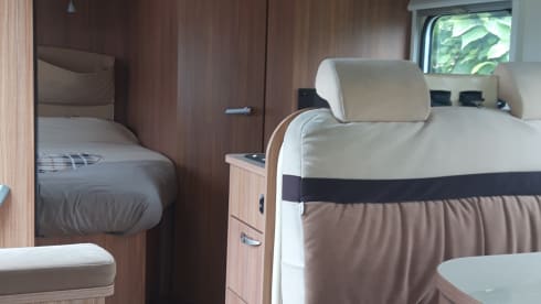 Neat, complete and comfortable family camper