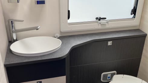 MasterCamper – Chausson 720 Titanium-Luxury mobile home for 4 people