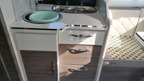 Caratje – 4p McLouis semi-integrated automatic from 2022