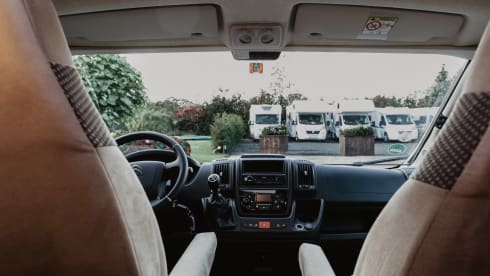 beautiful 2p Pössl bus from 2018