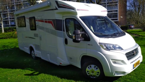 Merry Mary – Spacious Rimor 98p 2019 - Single beds - Pull-down bed - Air conditioning - Lots of sunlight