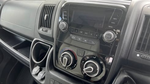 Annie T – 6 berth Autotrail alcove from 2018