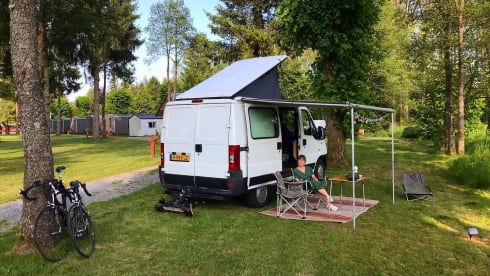 Rusty – Knus en sfeervol busje met pop-up dak