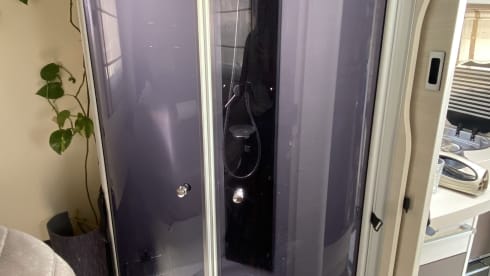 Wunderschöner, komfortabler Chausson-Camper für 4 Personen aus dem Jahr 2016!