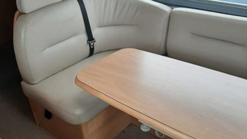 Hymer B654