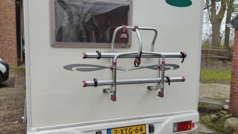 Mooie ruime camper, een trouwe bus – 4p McLouis semi-integrated uit 2003