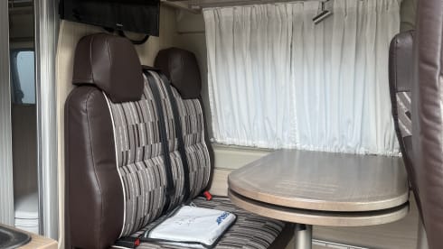 2-person Fiat Ducato Pössl 2Win R