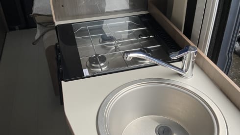 Ronnie – 3 berth Compass CV 40