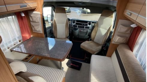 Renault master Globetrotter  – 4p Dethleffs semi-integrated uit 2010