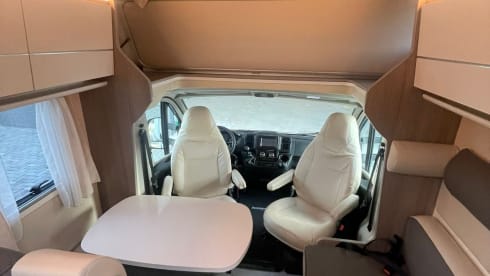 XGO King 1 – Nieuwe, luxe 5-persoons Alkoofcamper