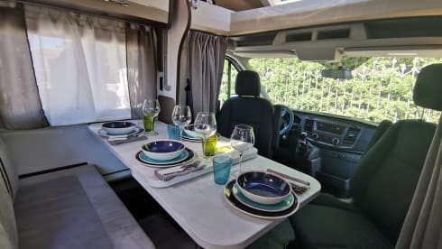 Gloednieuwe super uitgeruste Camper