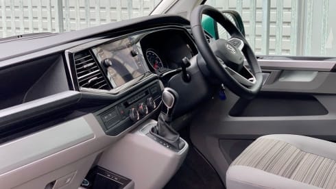 Khaya the Kamper – VW California Coast - Modello 2021 - Verde foglia di alloro.