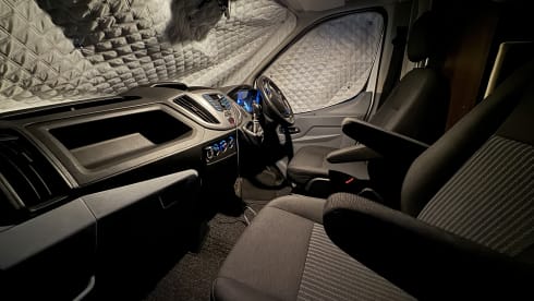 The Escape Pod – Comfortable and modern family Rollerteam motorhome - Free insurance 