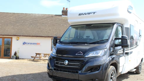 Little John – Our Luxury 2021 6 berth, Fixed Bed