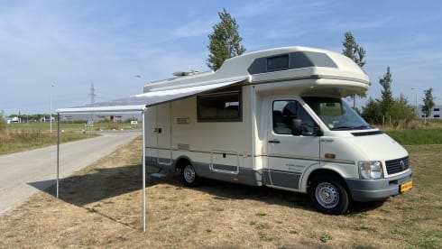 4 person Volkswagen Karmann Missouri alcove from 2005