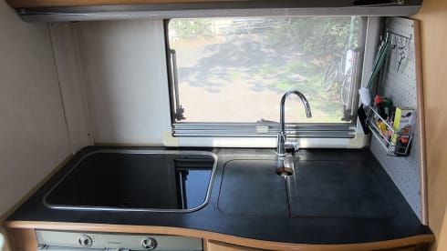 B544 – 6-seater Hymer integrated from 1999