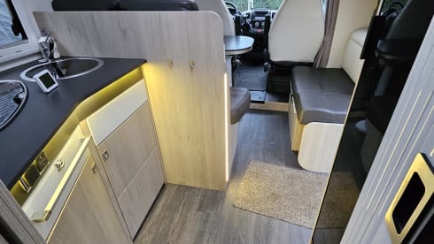 Challenger – Comfortable semi-integrated with large queen bed and lots of light