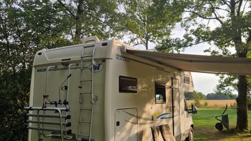 Nice spacious Fiat Ducato 2.8Tdi with all amenities 