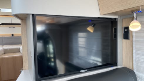 4p Hymer semi-integrated from 2023
