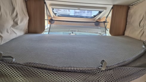 Dethleff camper met inventaris – Dethleff Globe 4 semi-integrated 4 persons