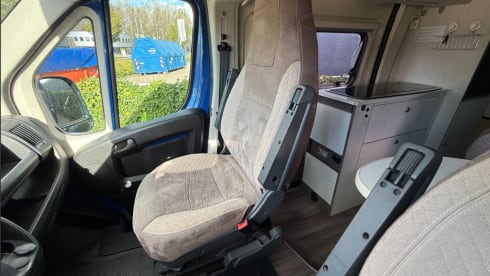 Rijnmondse smurf – 3p Challenger bus uit 2020