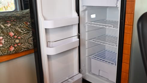 3-seater Peugeot bus from 2026