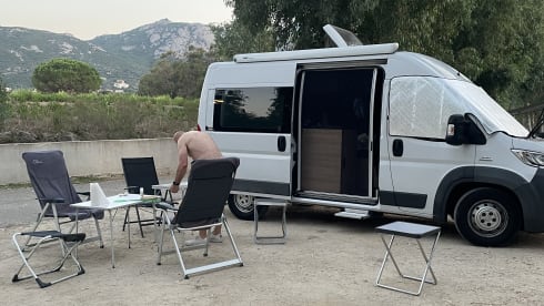 Very neat self-built 2p Fiat Ducato bus from 2016 